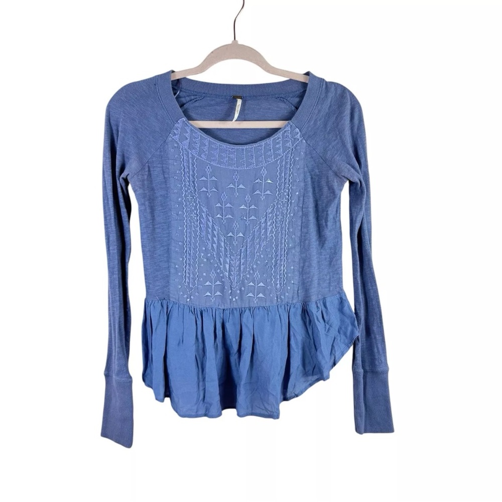 FREE PEOPLE womens size XS blue embroidered long sleeve ruffle hem top
